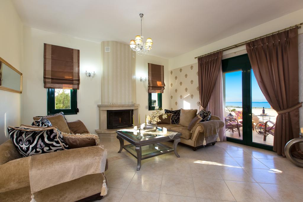 Diamantis Villa, Serene Oasis With Seaviews, By Thinkvilla Adelianos Kampos