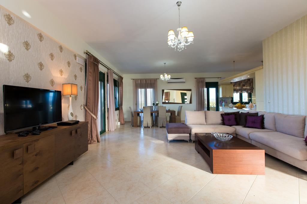 別墅 Diamantis Villa, Serene Oasis With Seaviews, By Thinkvilla *